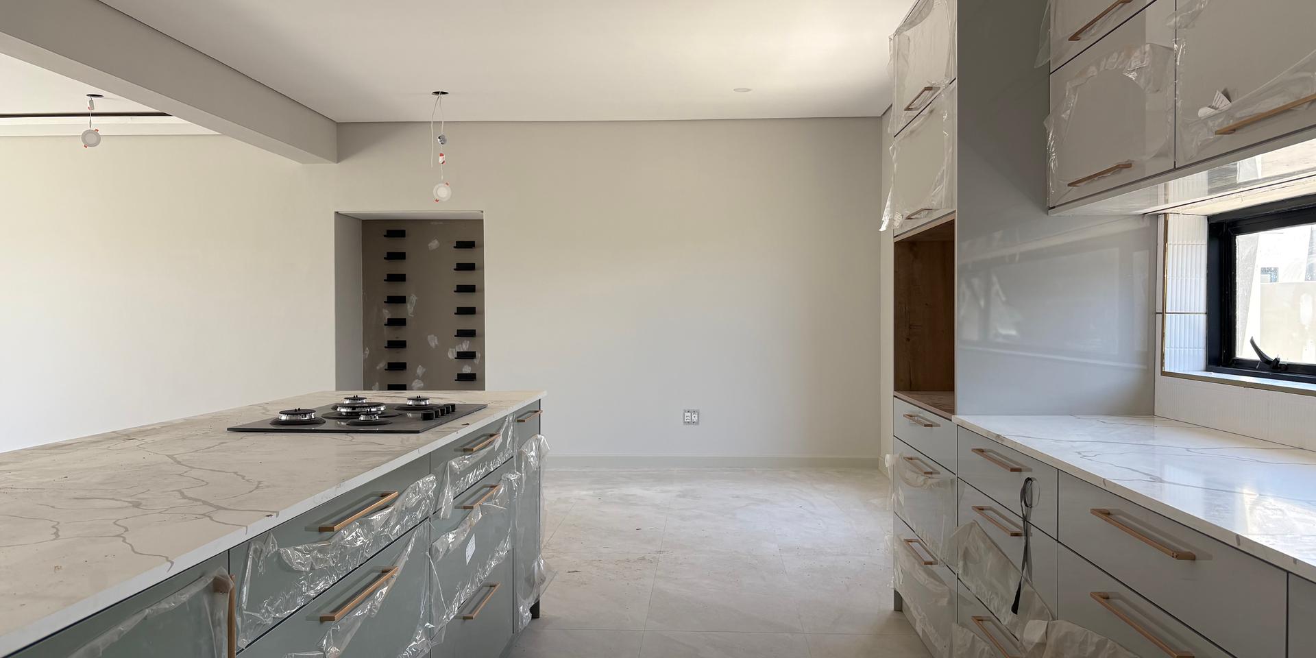Image 3 of 6