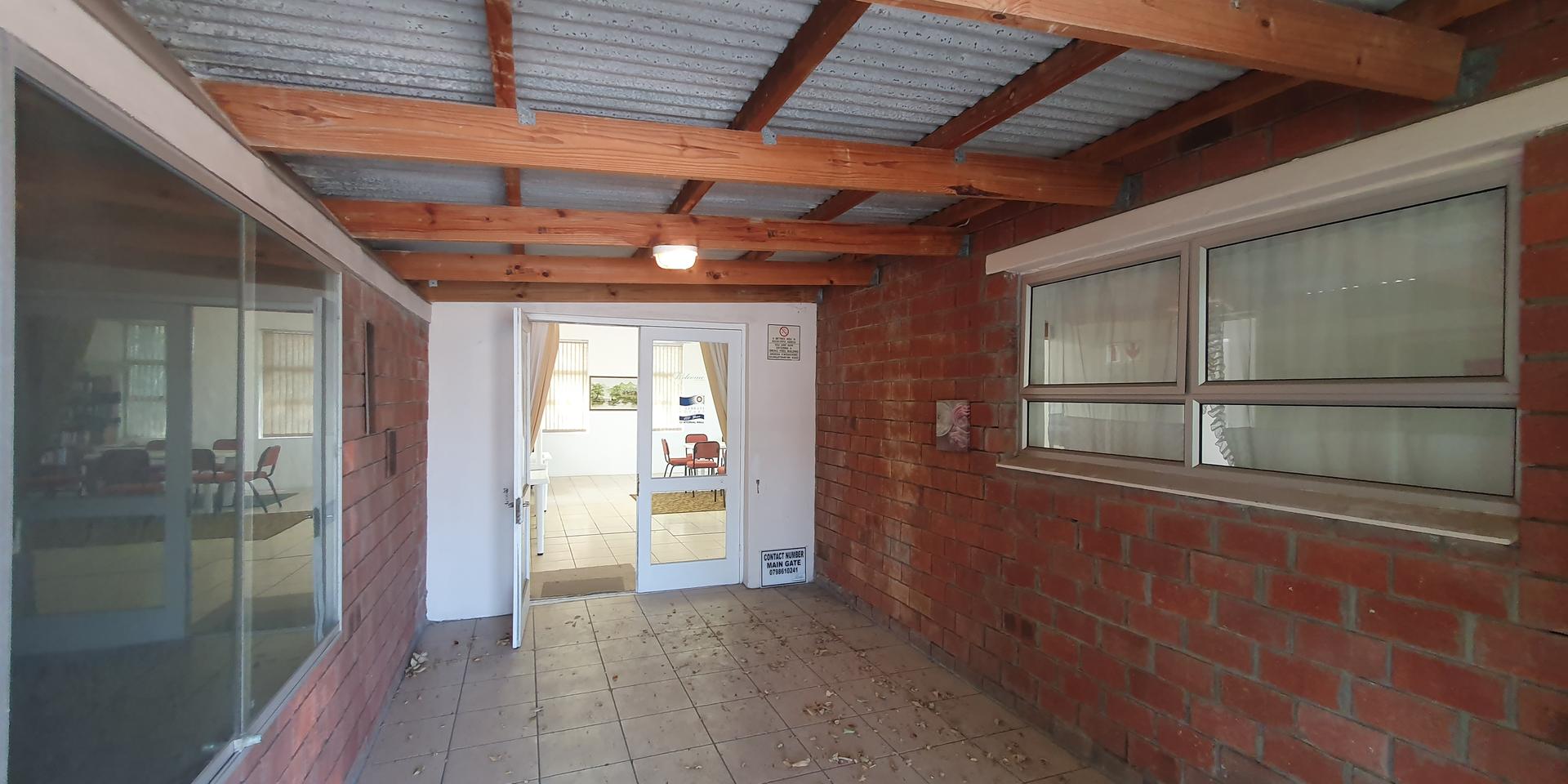 Image 4 of 6