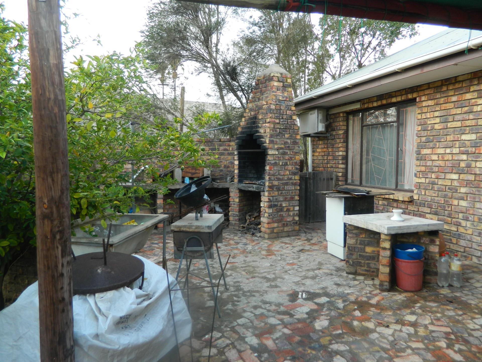 Image 3 of 6