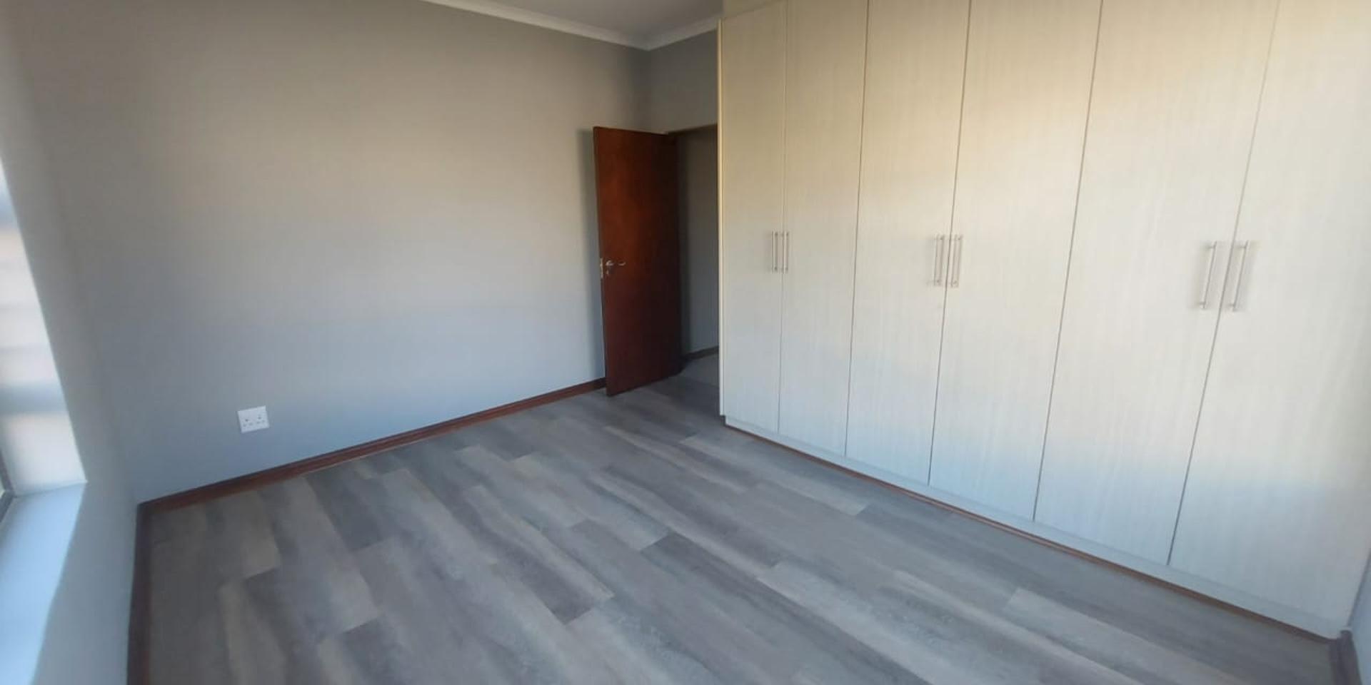 Image 5 of 6