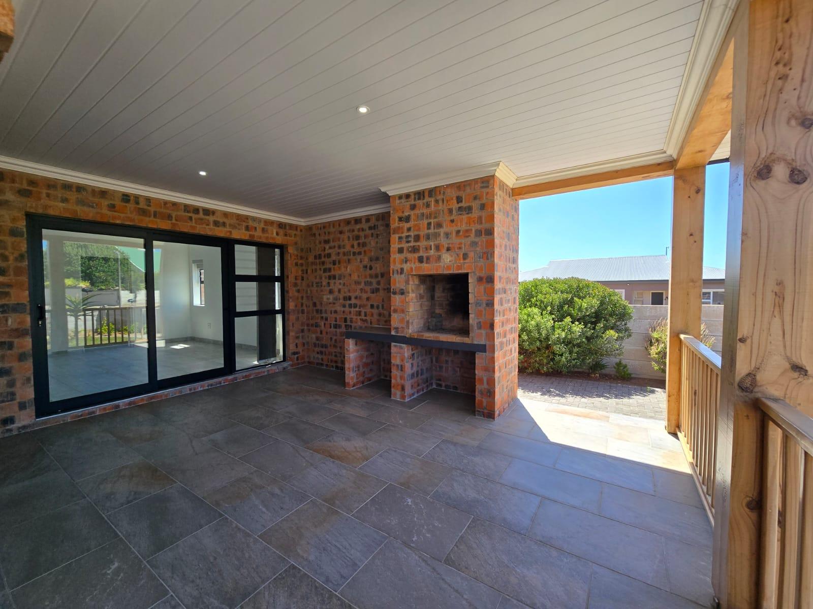 Image 4 of 6