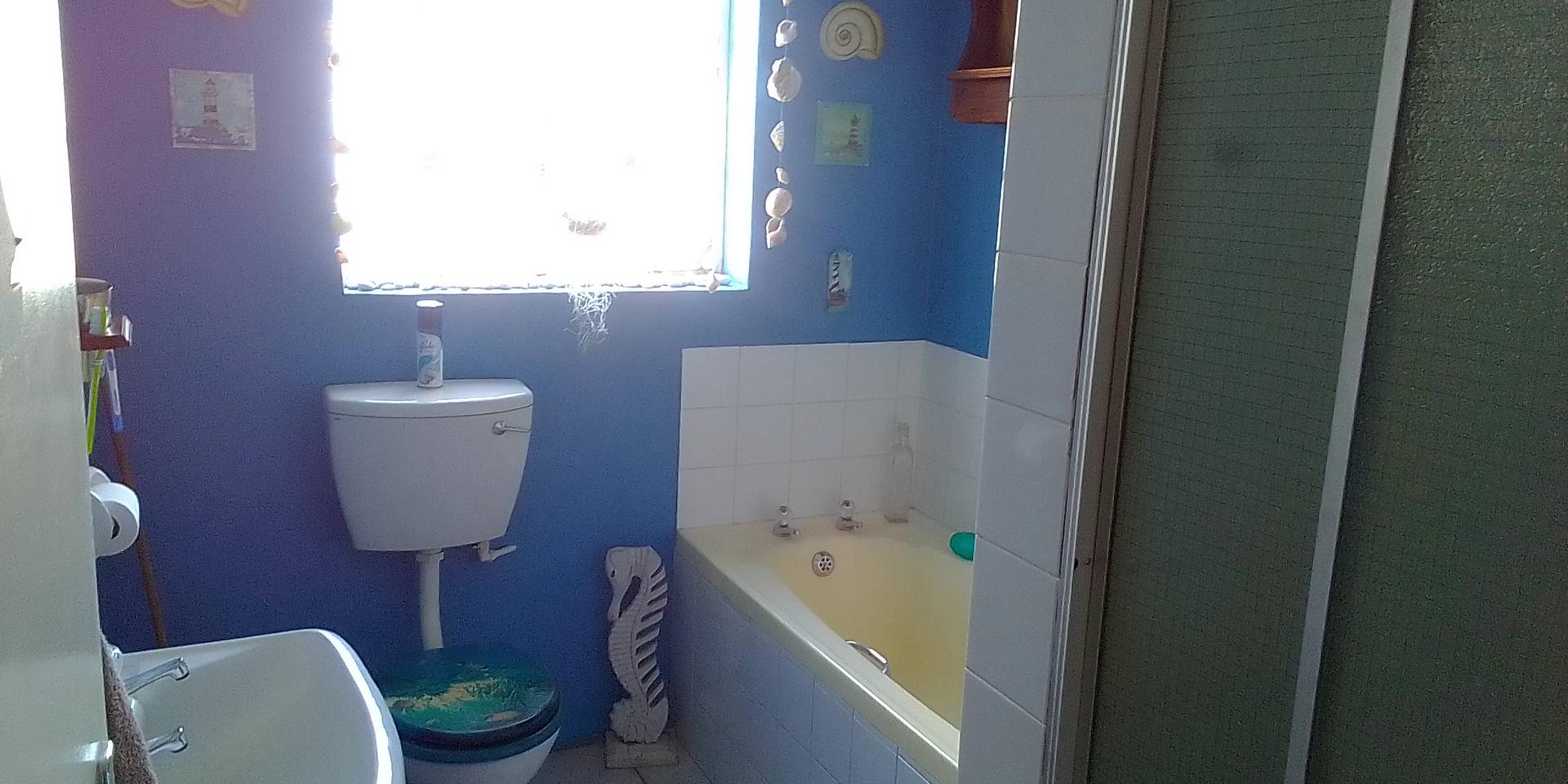 Image 4 of 6