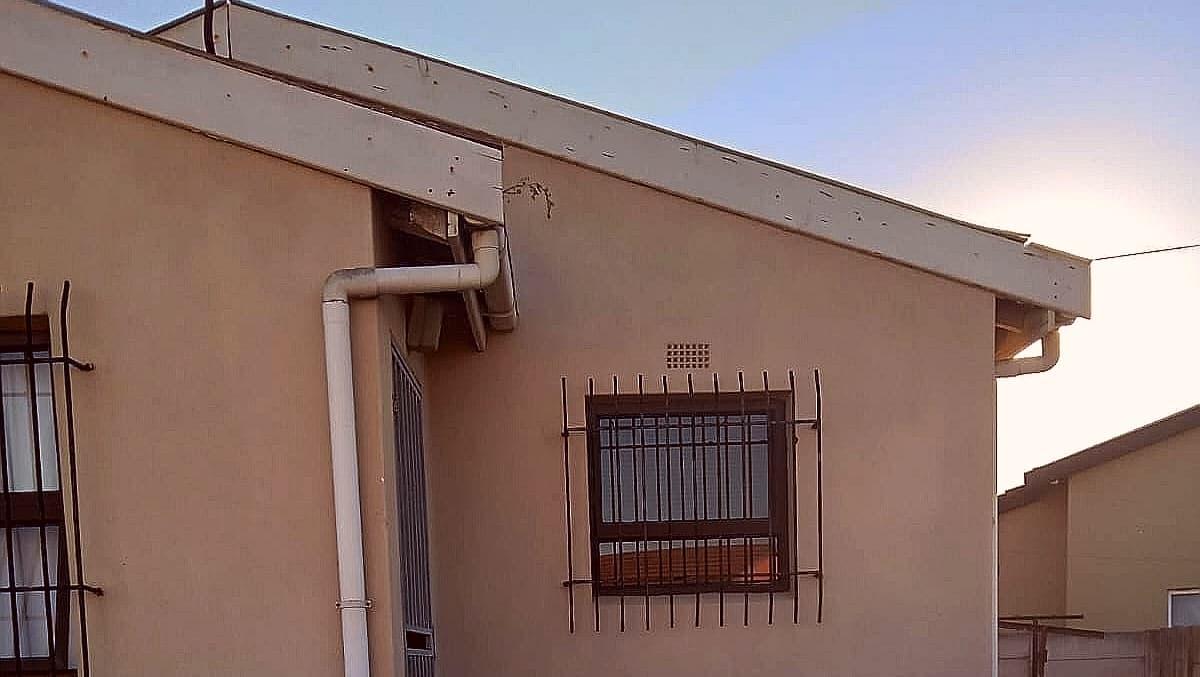 Image 2 of 6