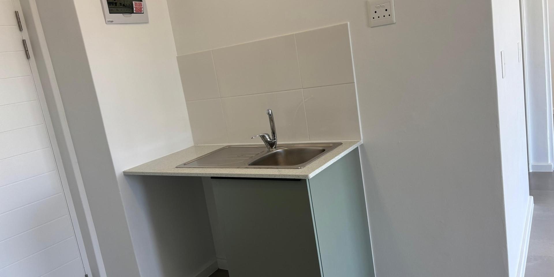 Image 3 of 6
