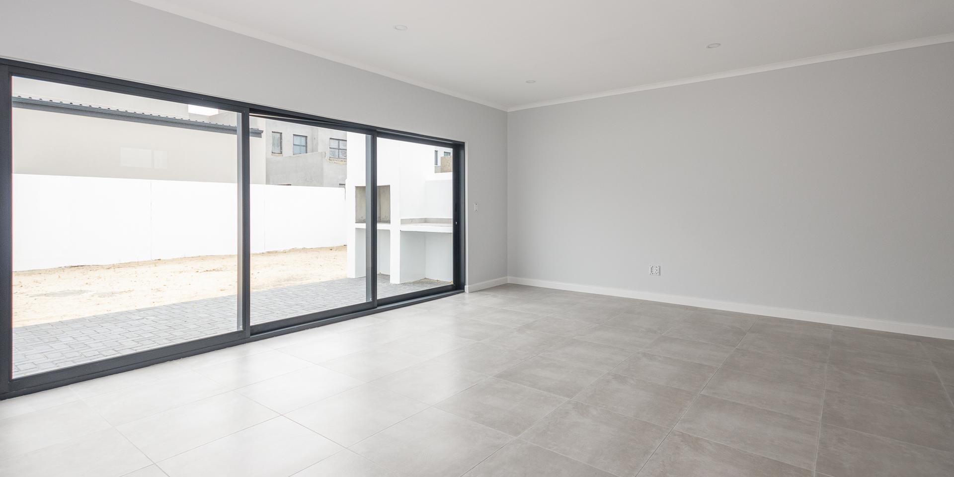 Image 4 of 6