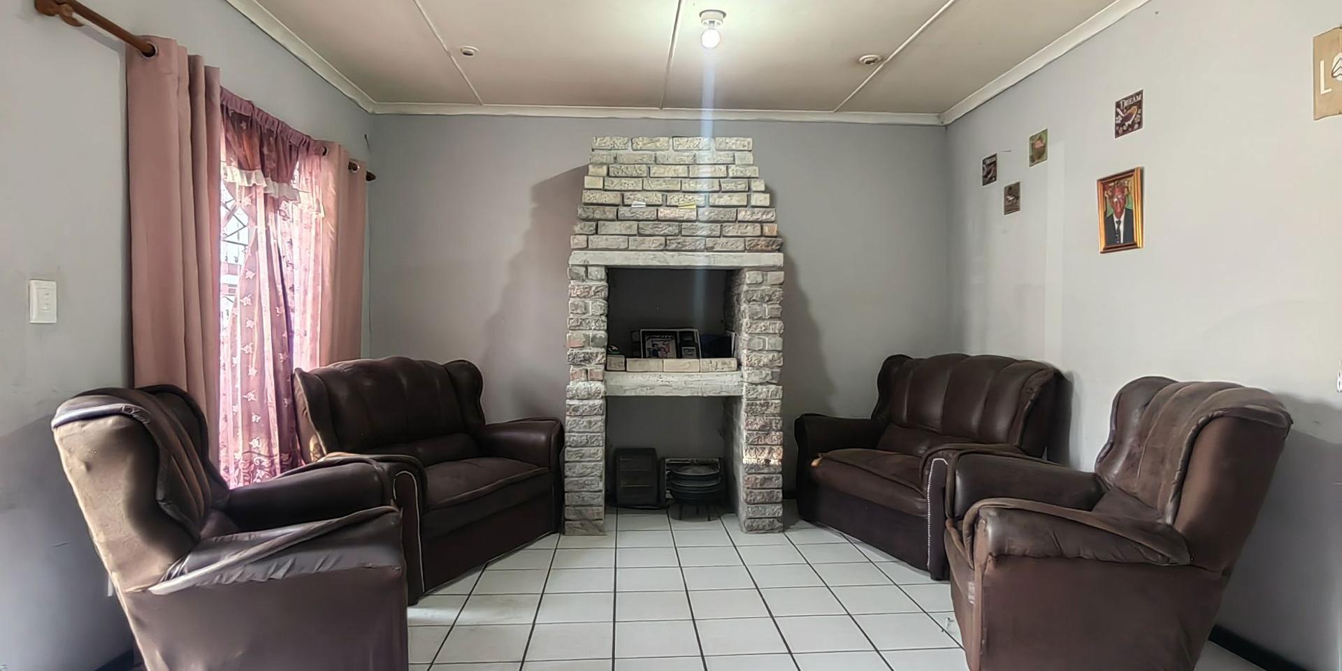 Image 3 of 6