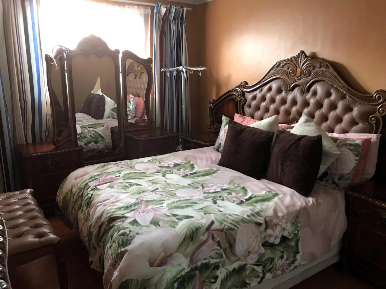 Image 4 of 6