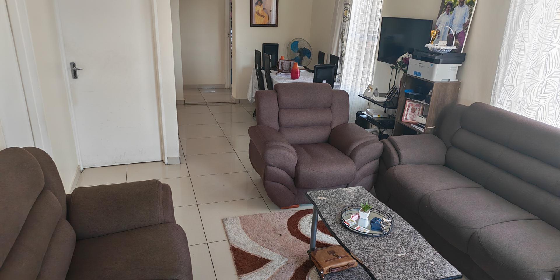 Image 4 of 6