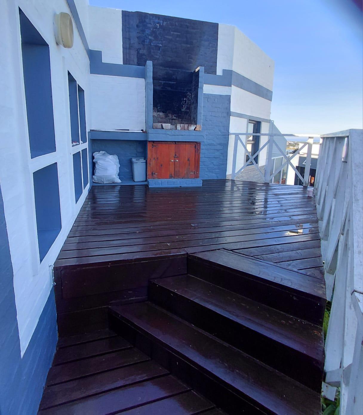 Image 3 of 6