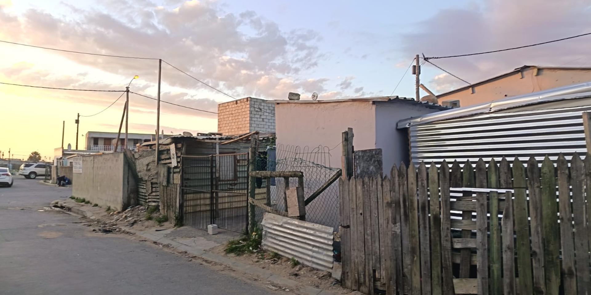 Image 1 of 6