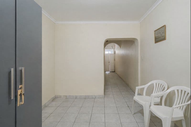 Image 2 of 6