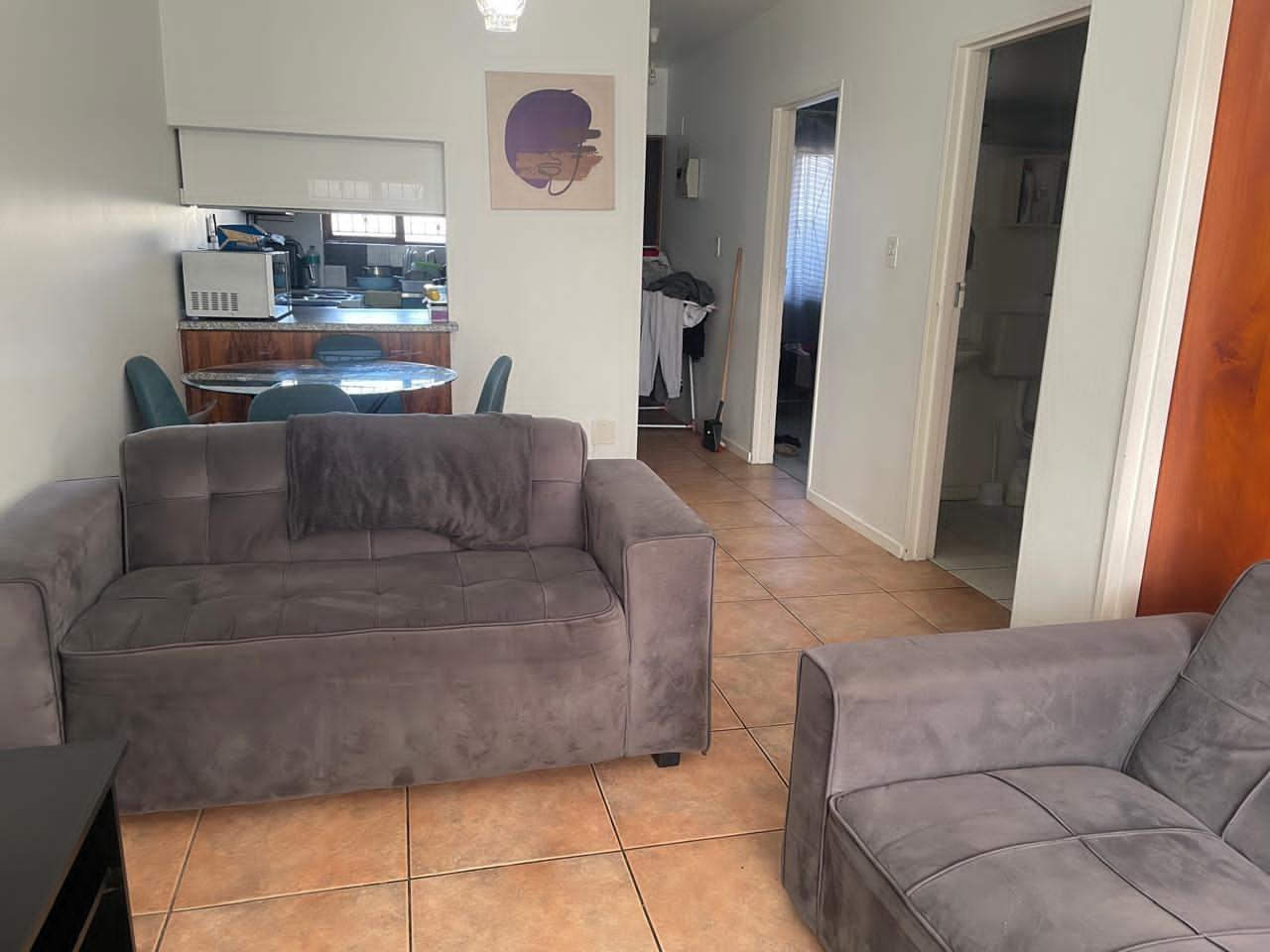 Image 4 of 6