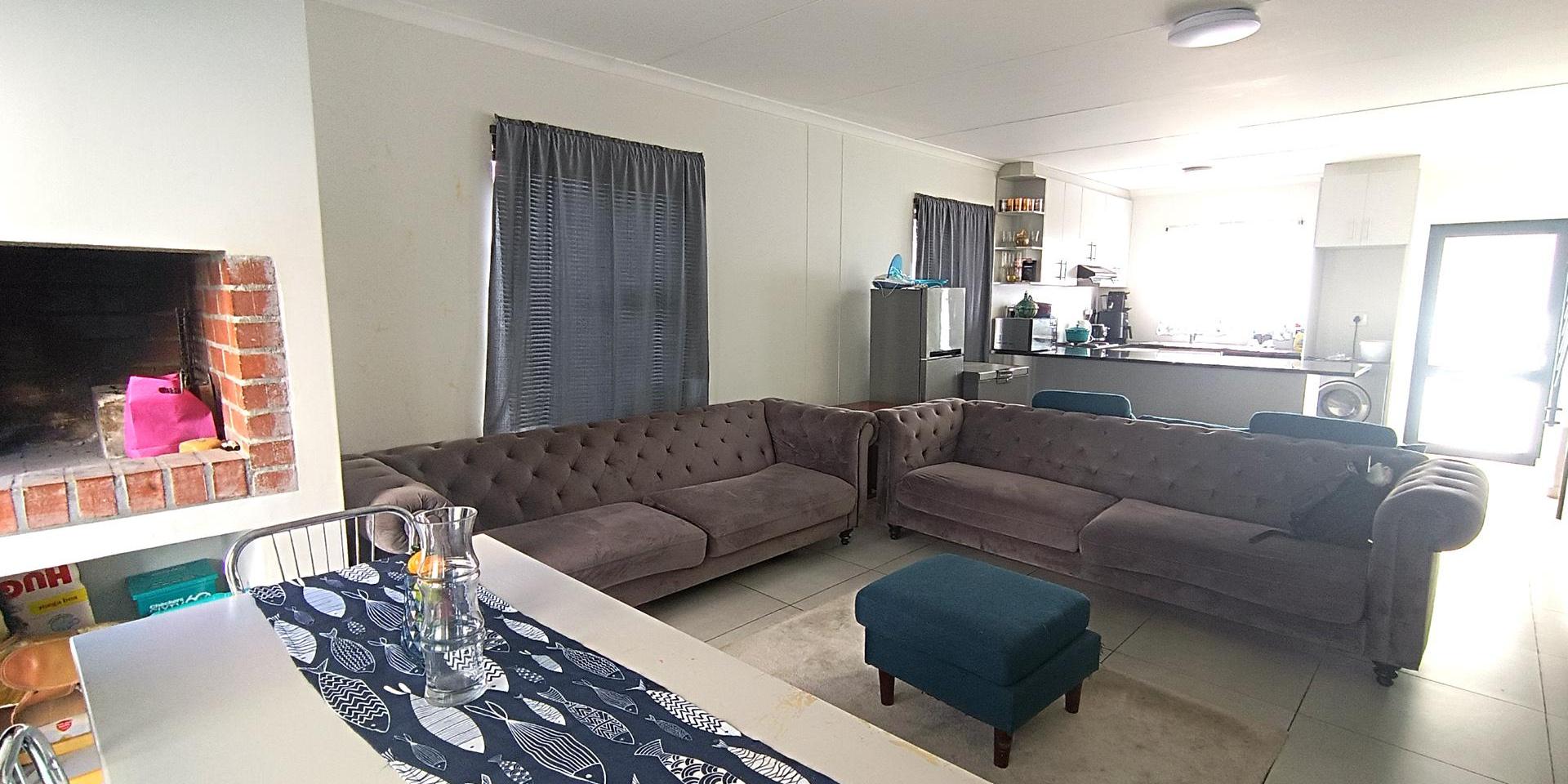 Image 2 of 6