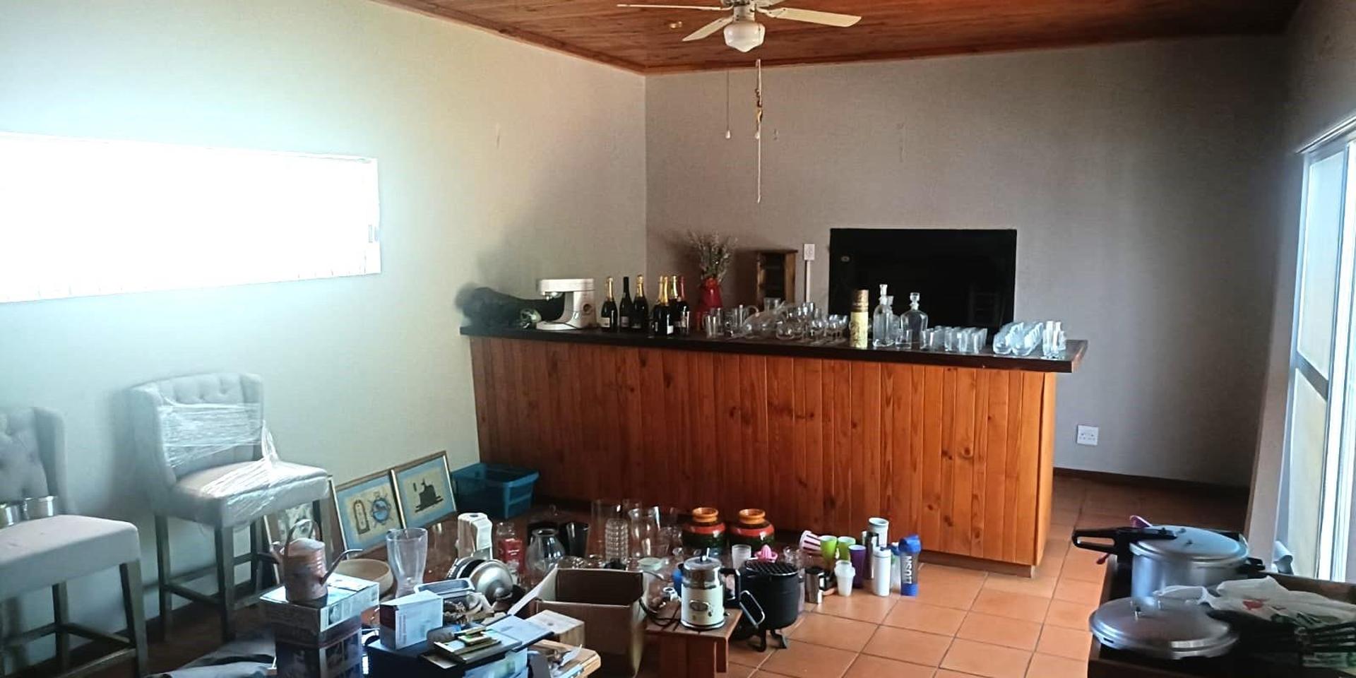Image 4 of 6