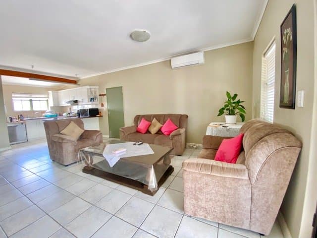 Image 4 of 6