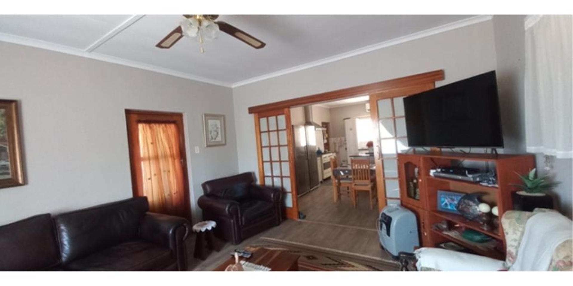 Image 4 of 6