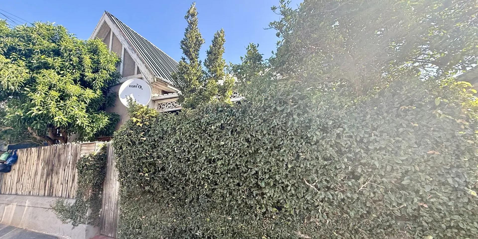 Image 3 of 6