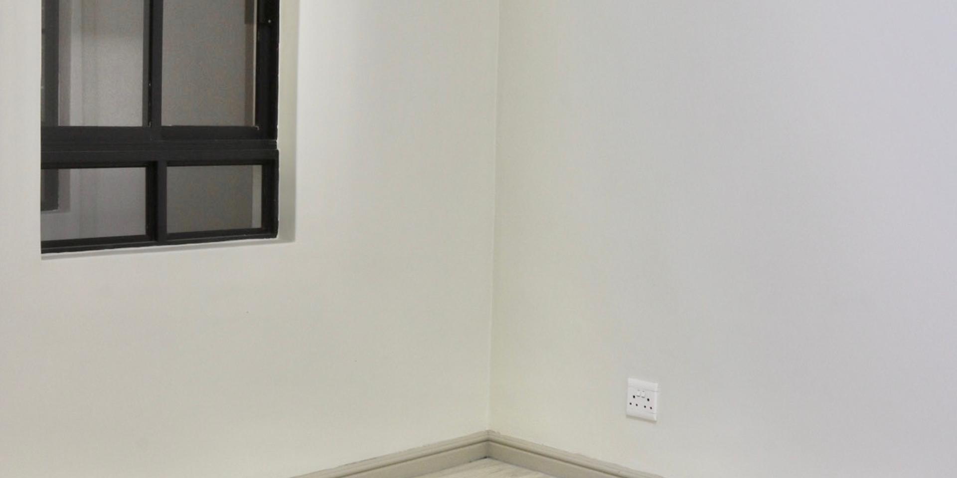 Image 2 of 6