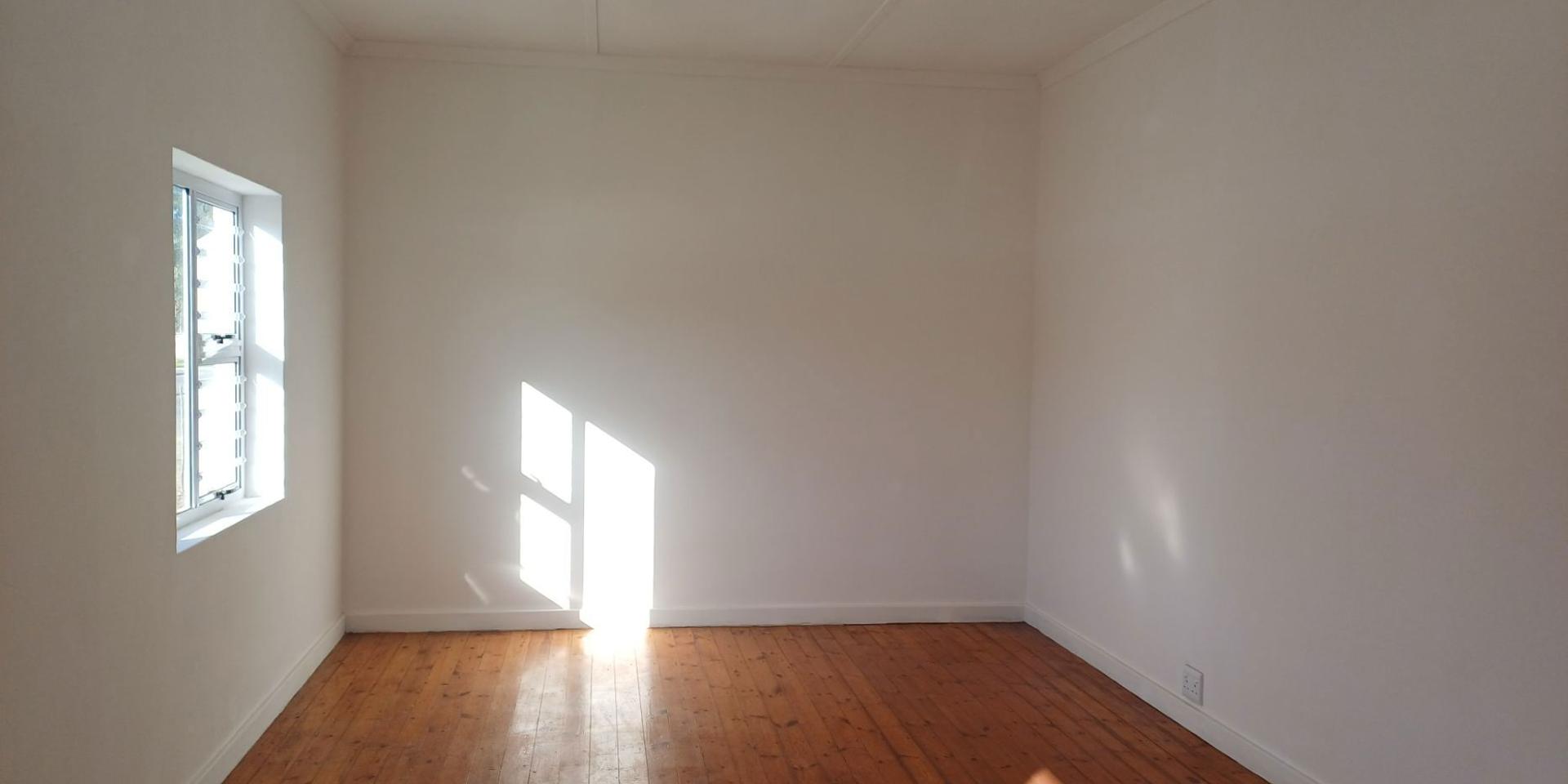 Image 5 of 6