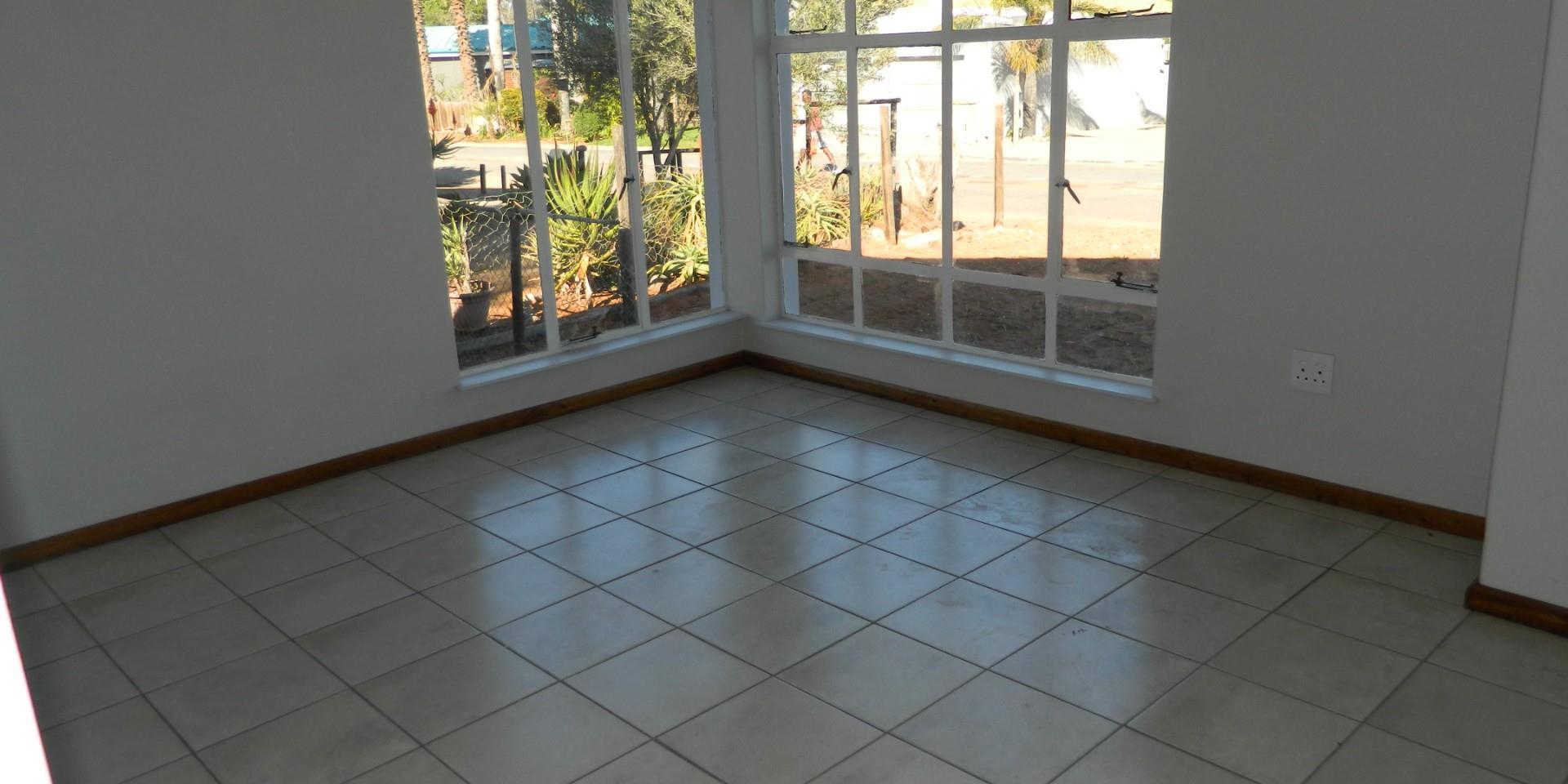 Image 4 of 6