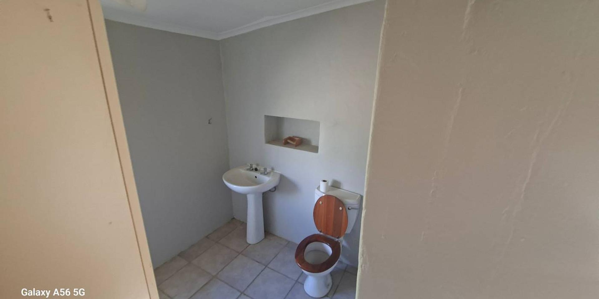 Image 4 of 6