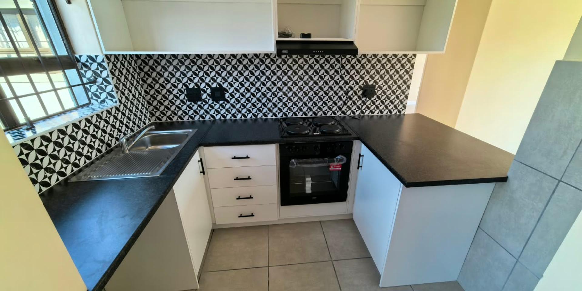 Image 4 of 6
