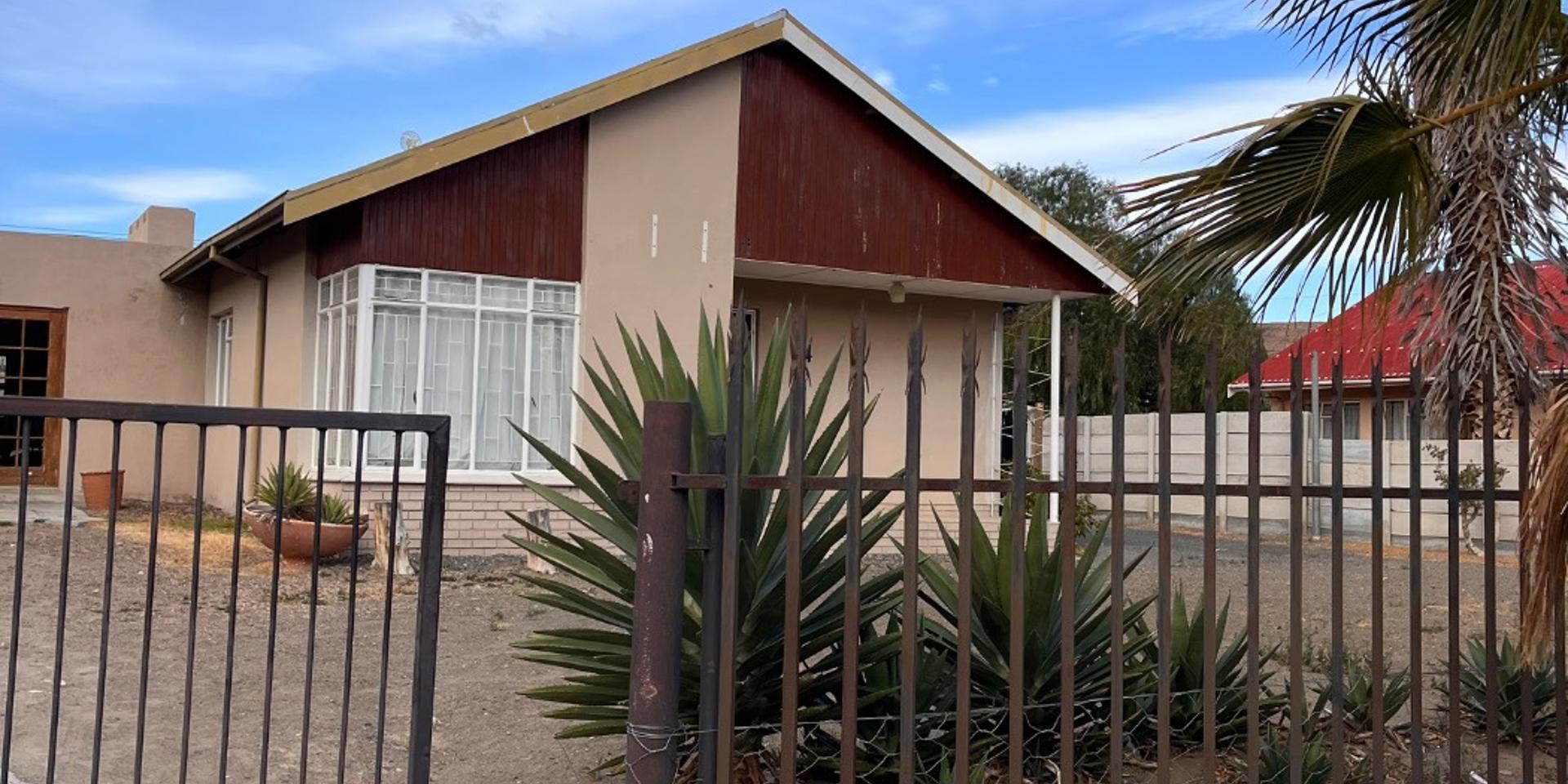 Image 2 of 6