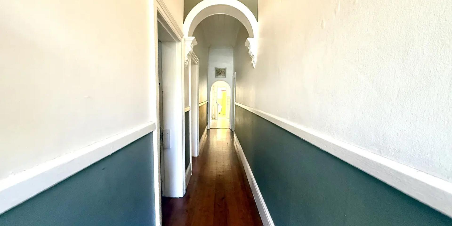 Image 4 of 6