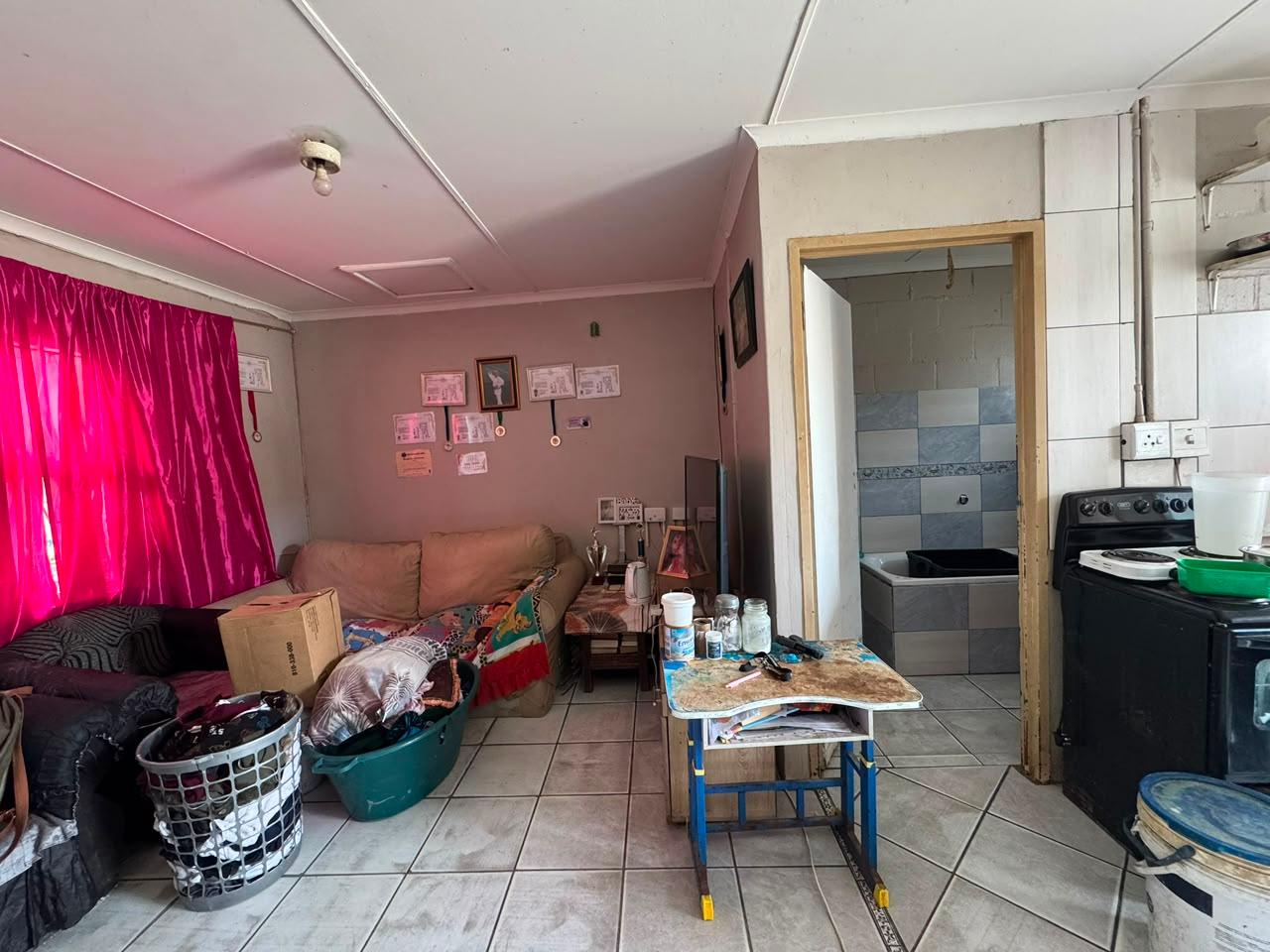 Image 4 of 6