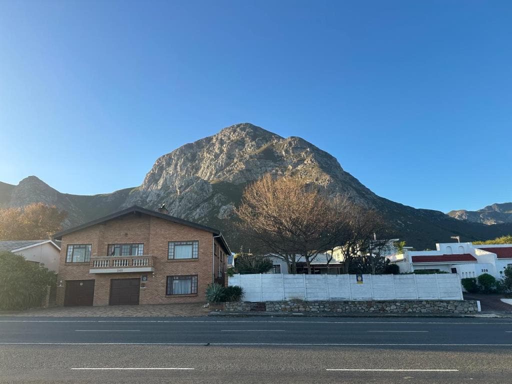 Image 2 of 6