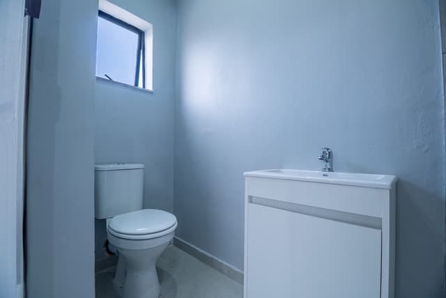 Image 5 of 6
