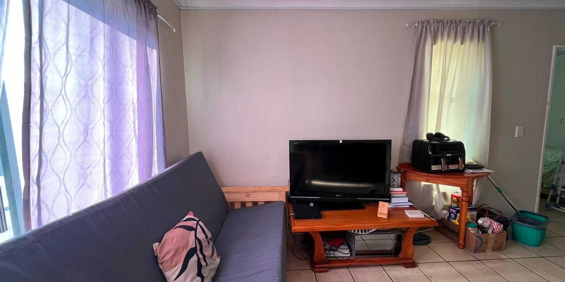 Image 4 of 6
