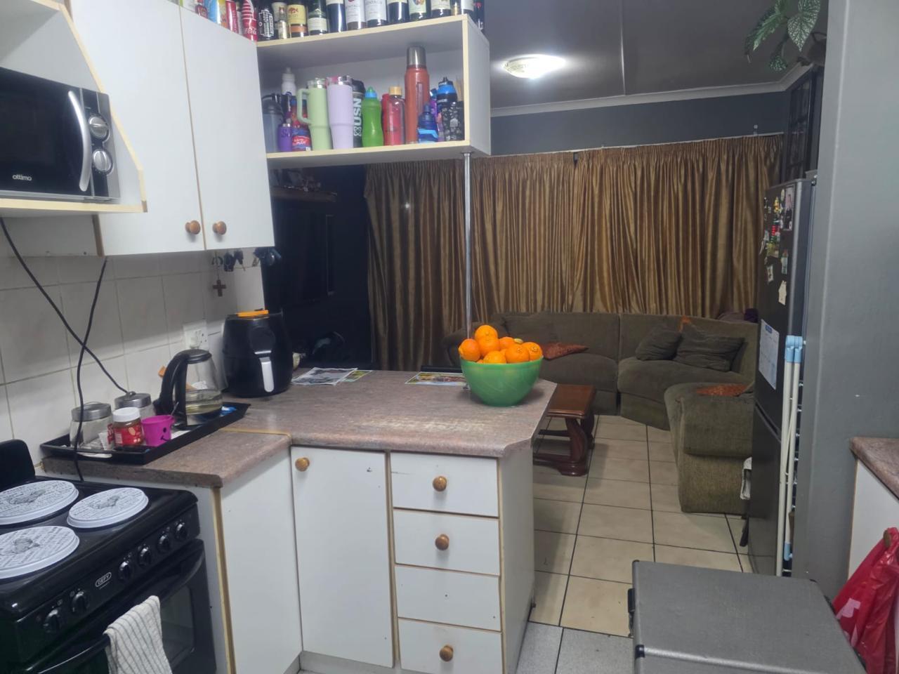 Image 4 of 6