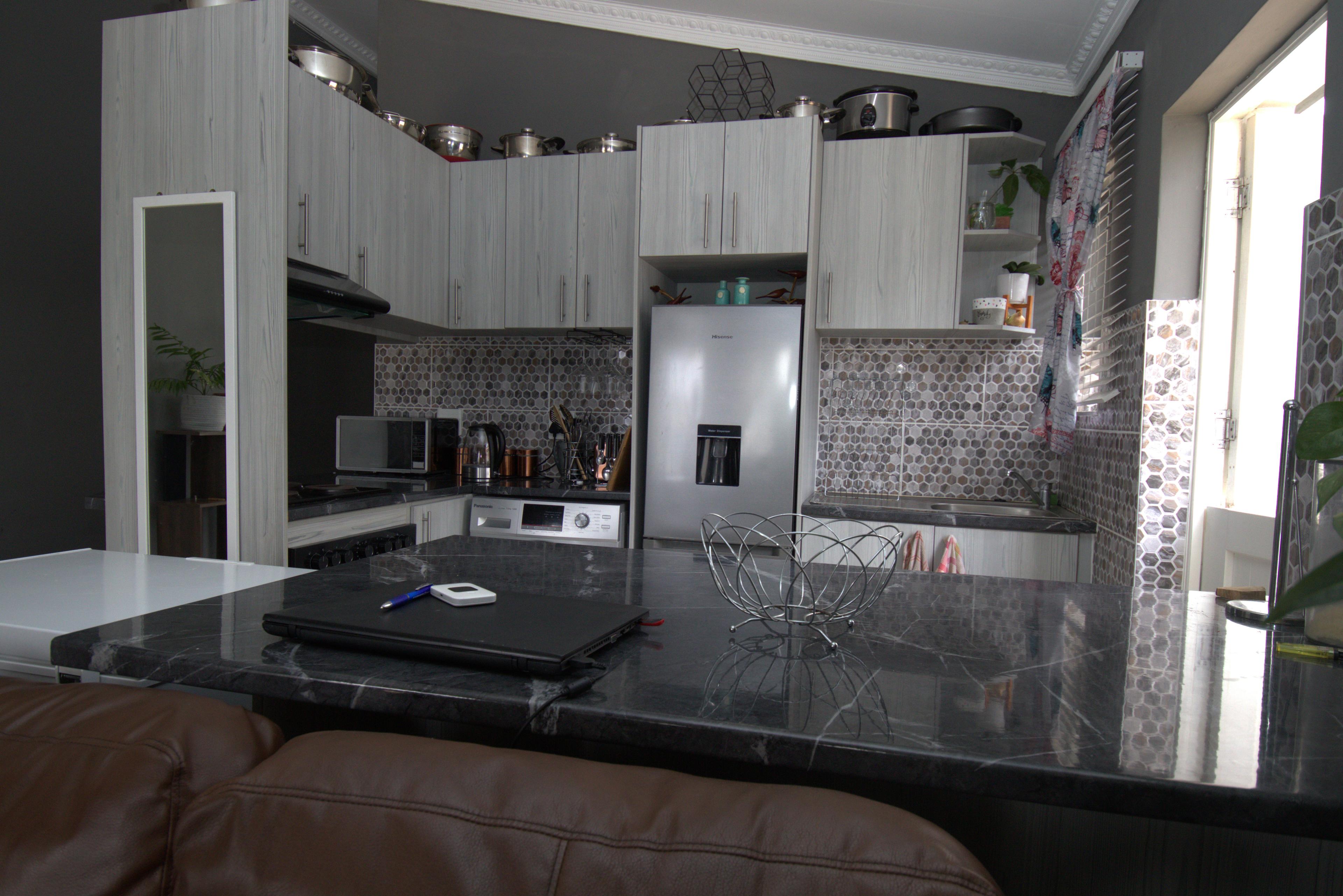 Image 4 of 6