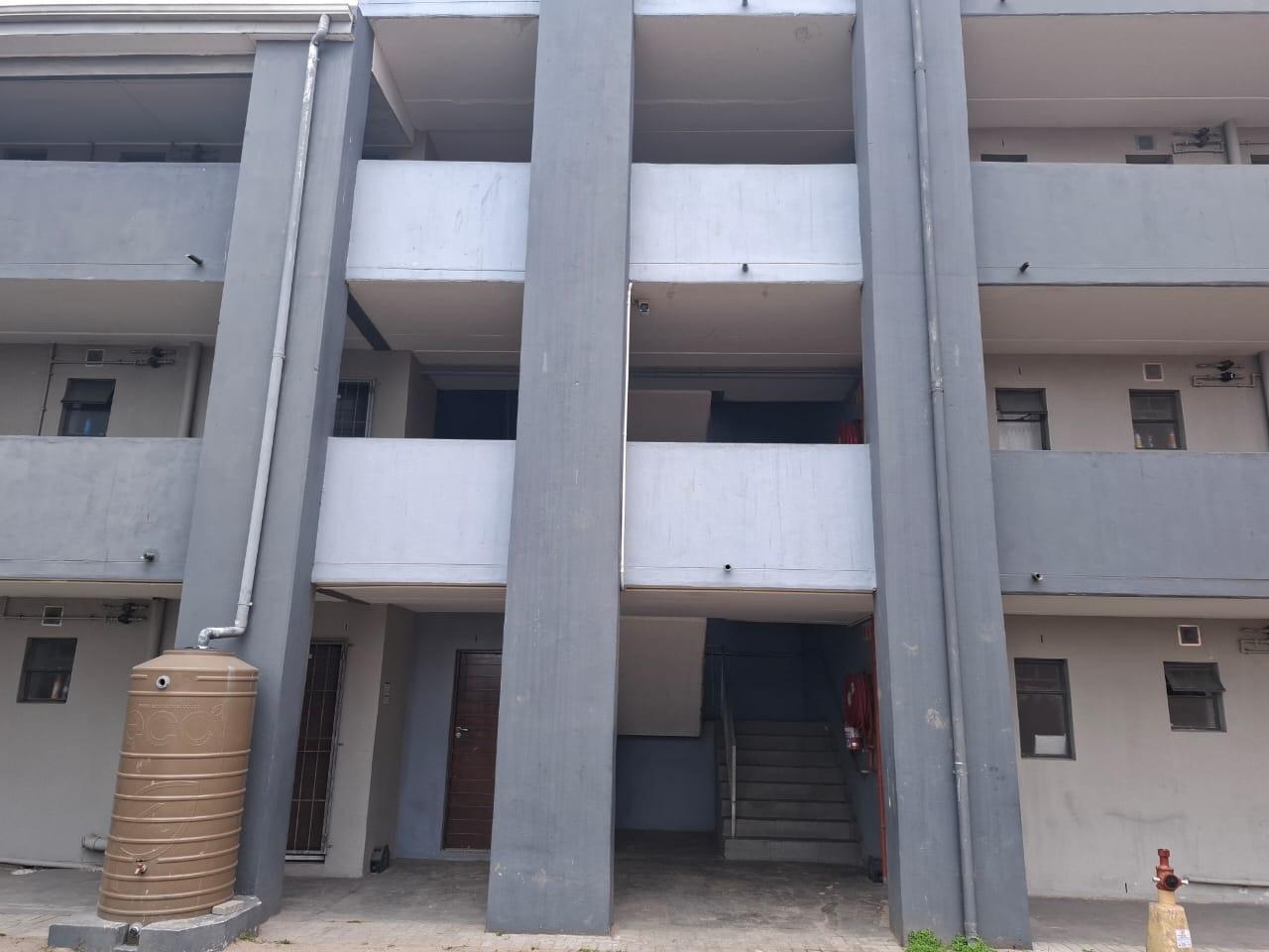 Image 2 of 6