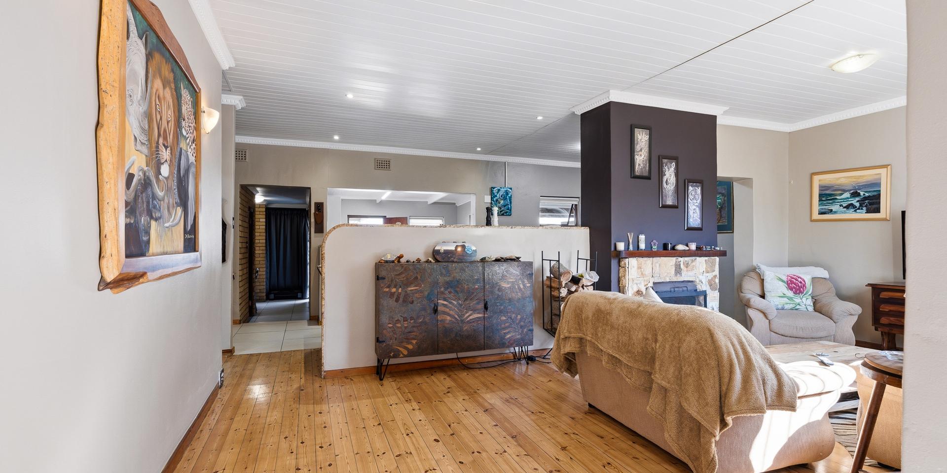Image 4 of 6