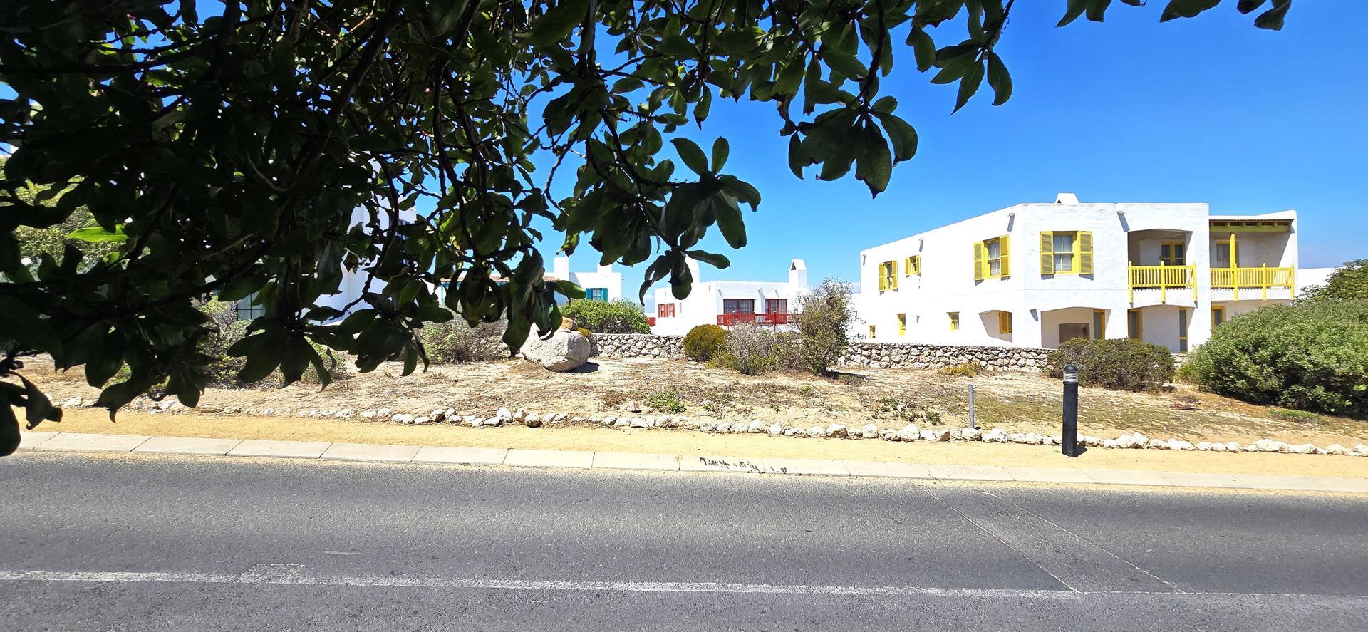 Image 2 of 6