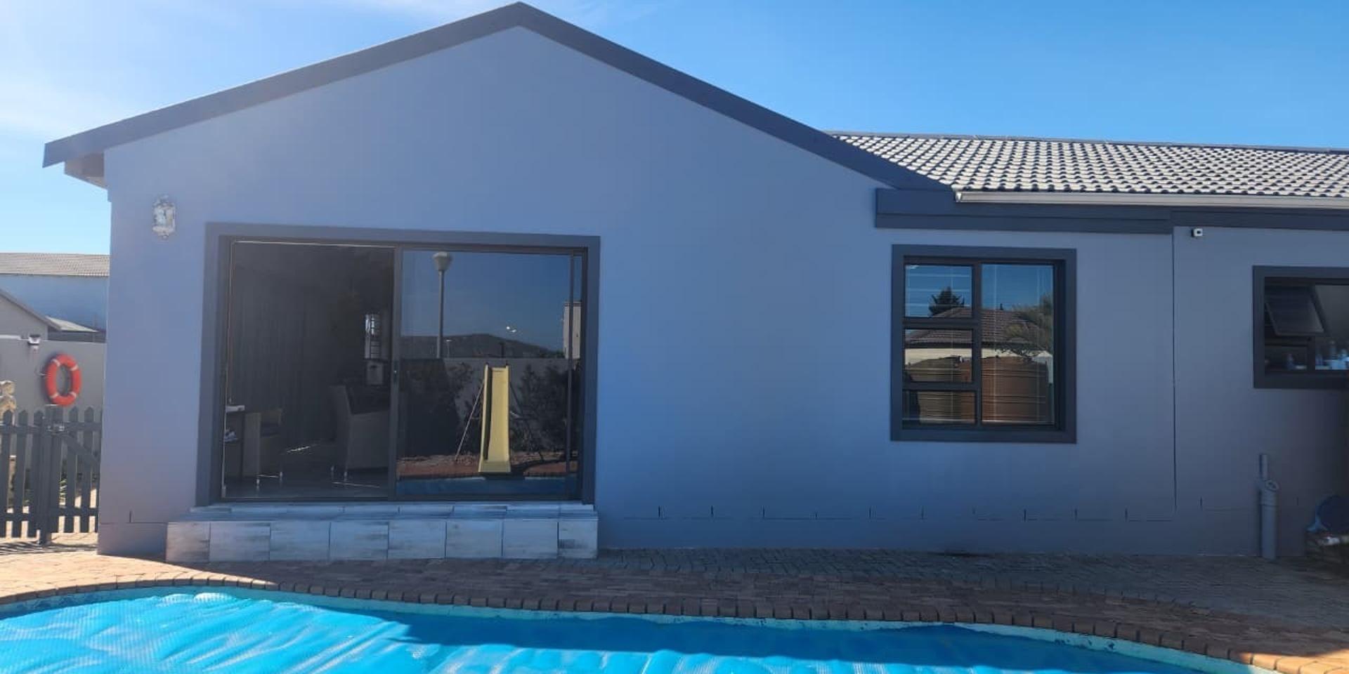 Image 2 of 6