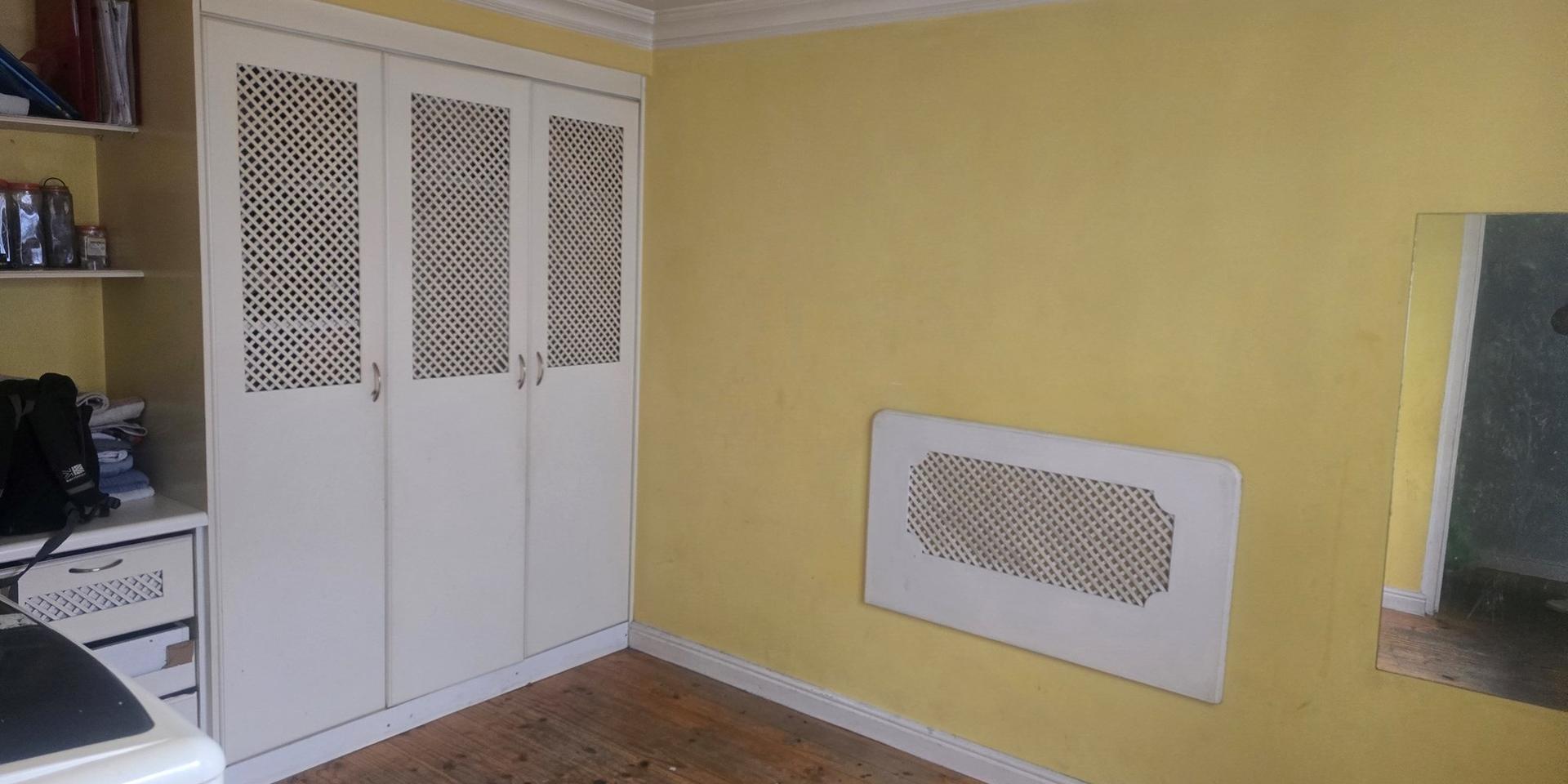 Image 2 of 6