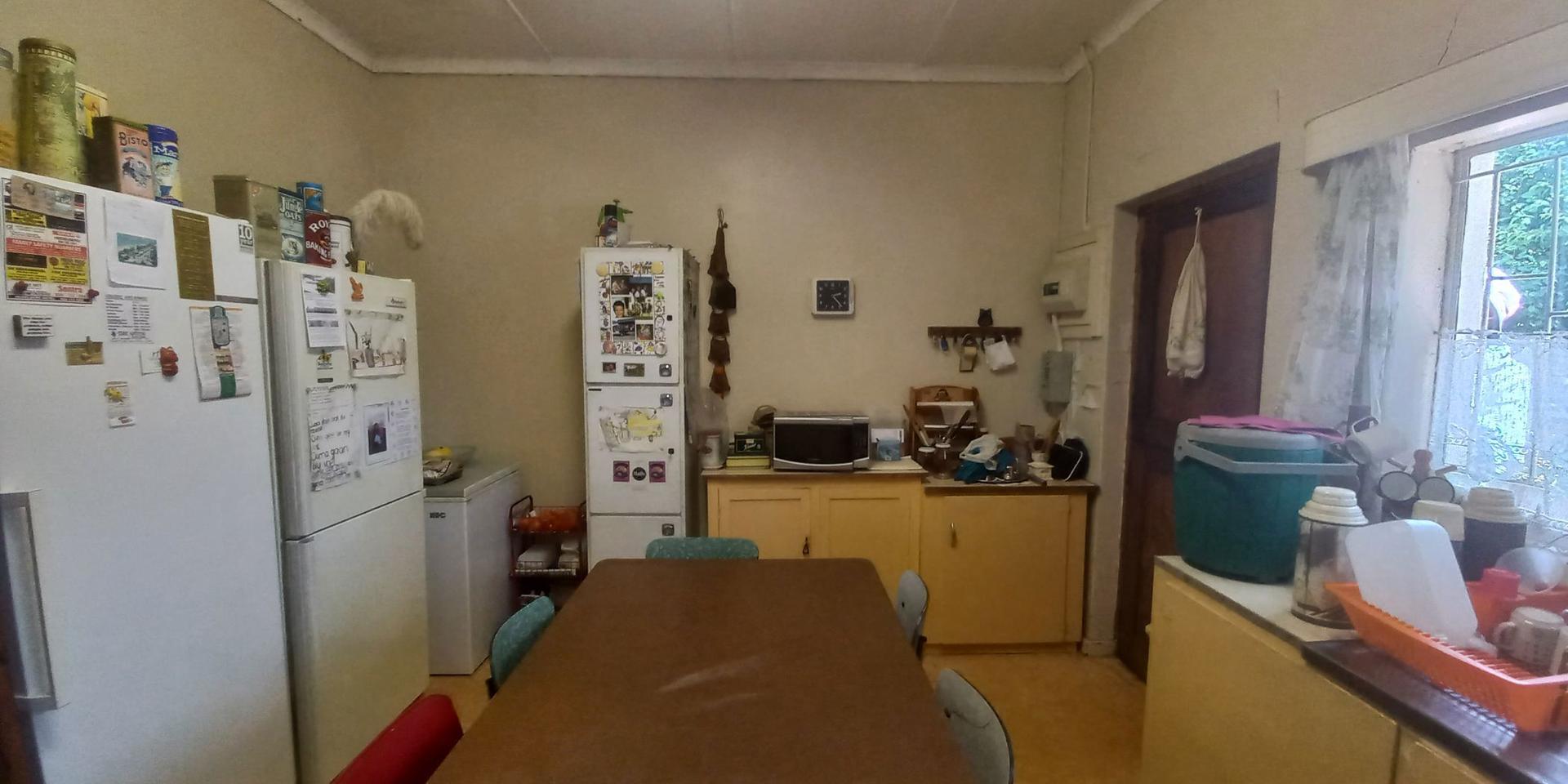 Image 2 of 6