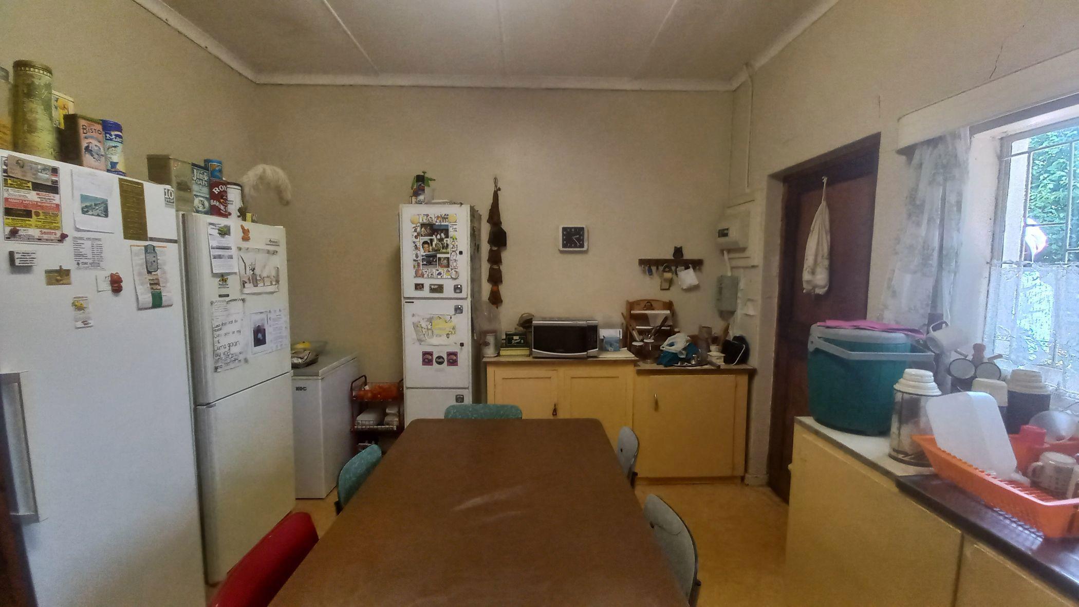 Image 2 of 6