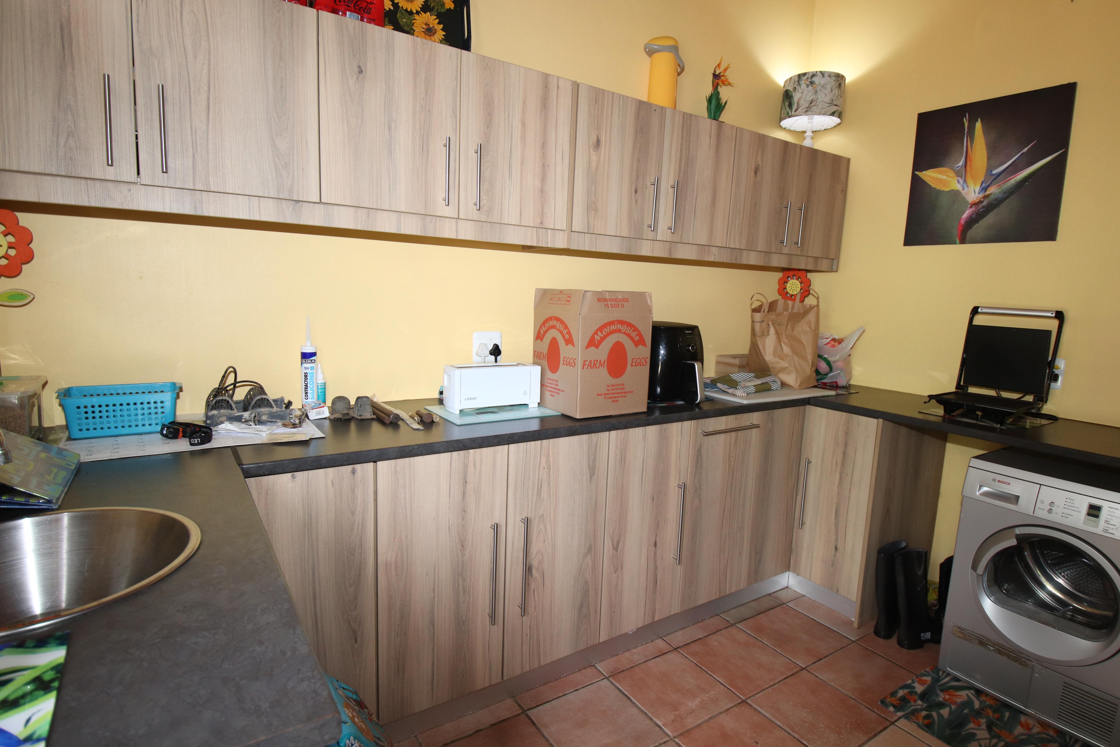 Image 4 of 6