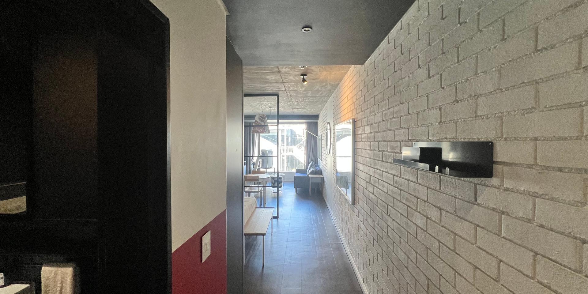 Image 4 of 6
