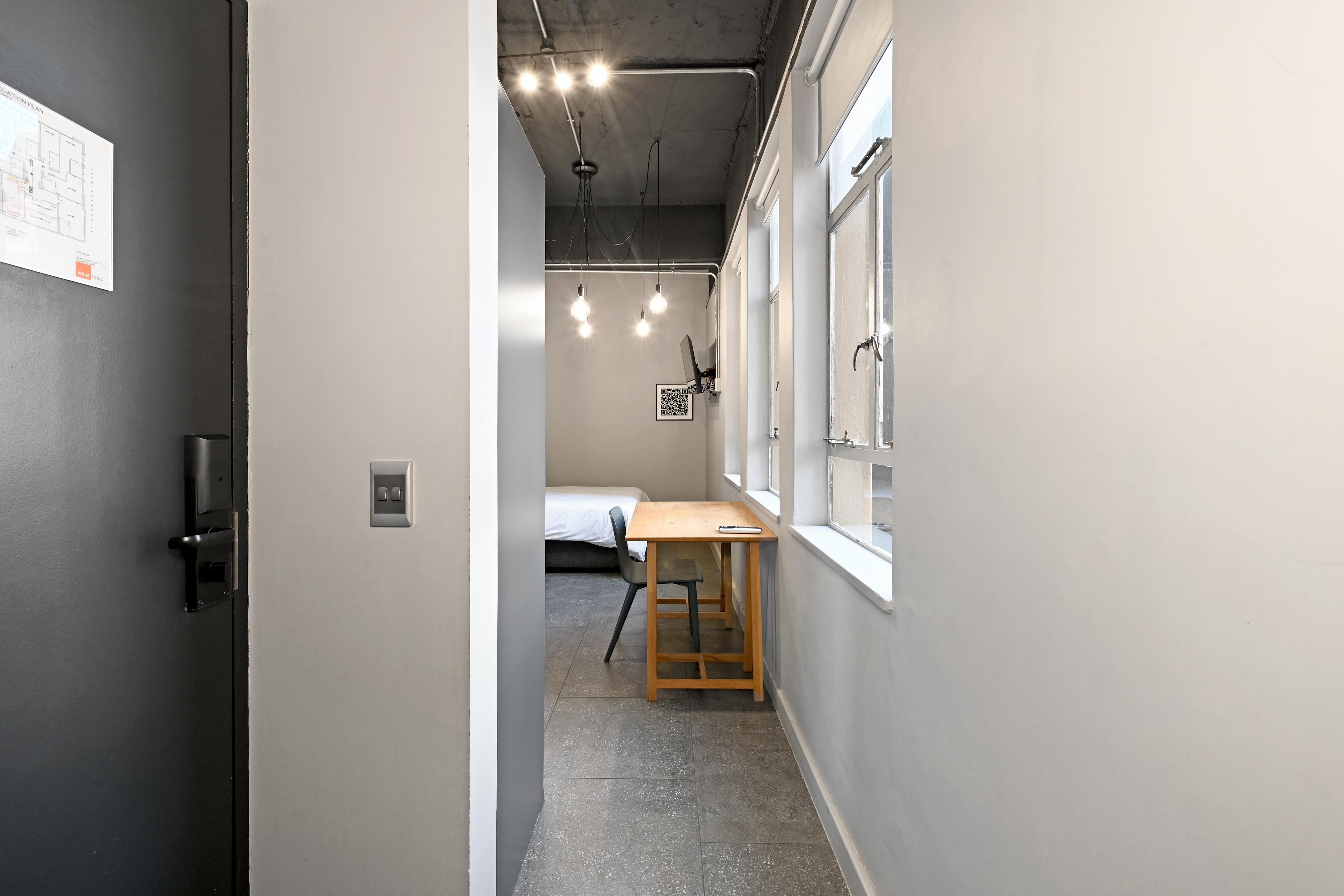 Image 1 of 6
