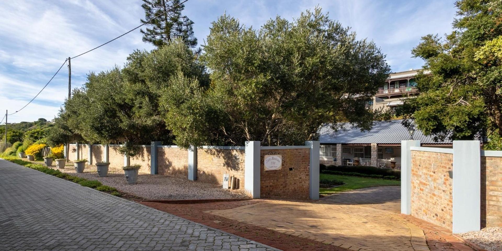 Image 2 of 6