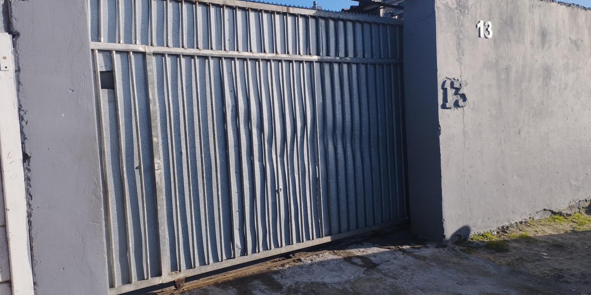 Image 2 of 6