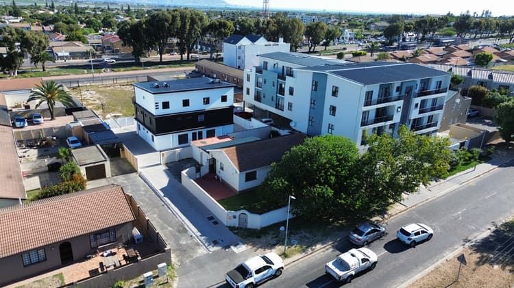 Main property image