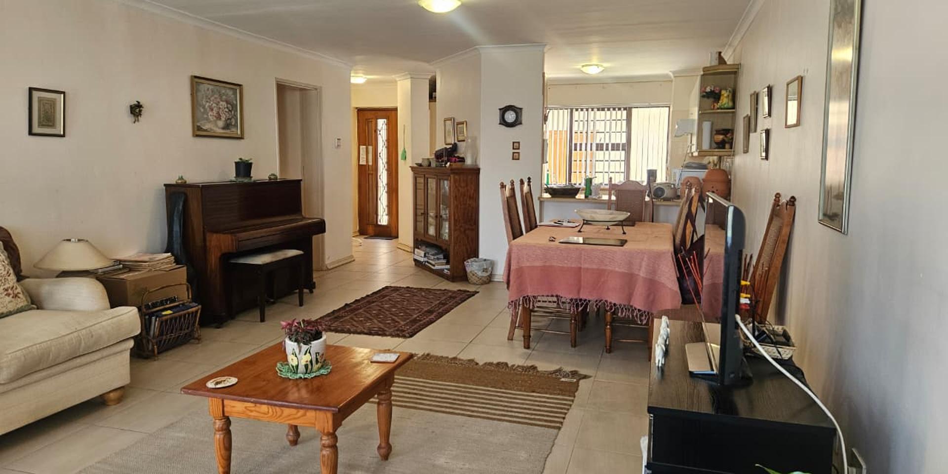 Image 4 of 6