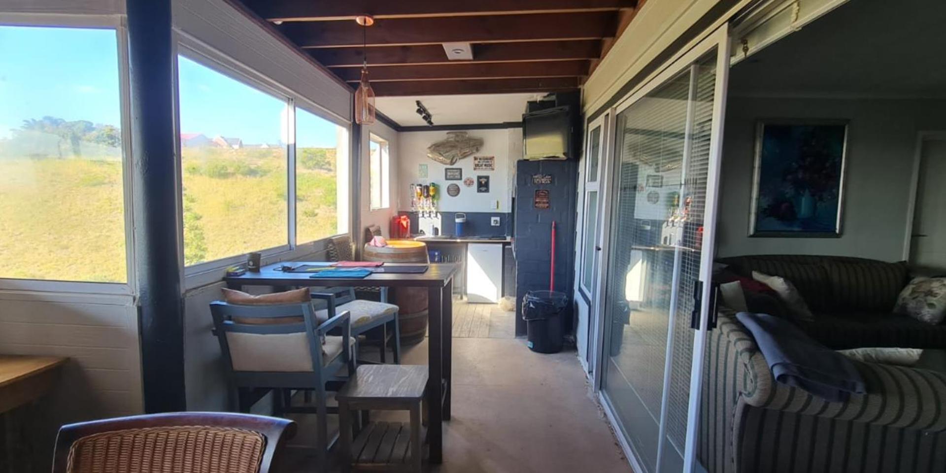 Image 4 of 6