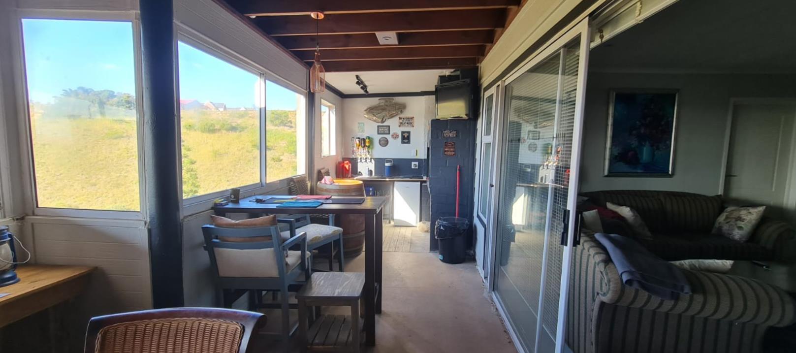 Image 4 of 6